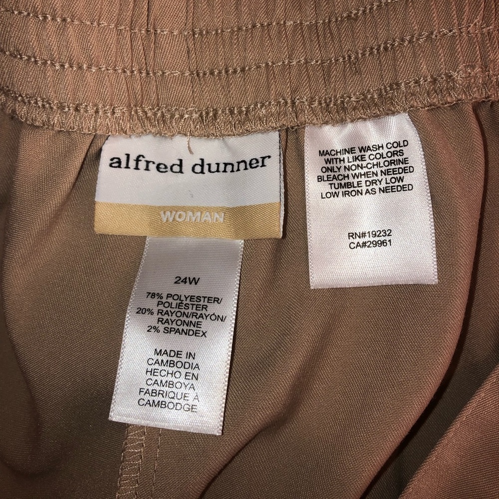 Alfred Dunner Classic Fit Pants Tan Size 24W - Picture 4 of 5